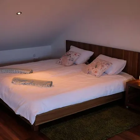 Vikend Hisa Vrhe Semesterbostad